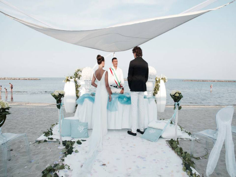 Sposarsi in spiaggia Rimini